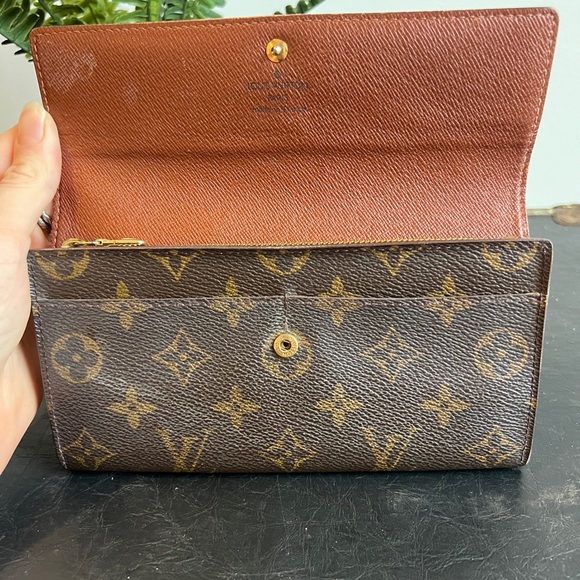 Louis Vuitton Sarah Wallet - Picture 5 of 10